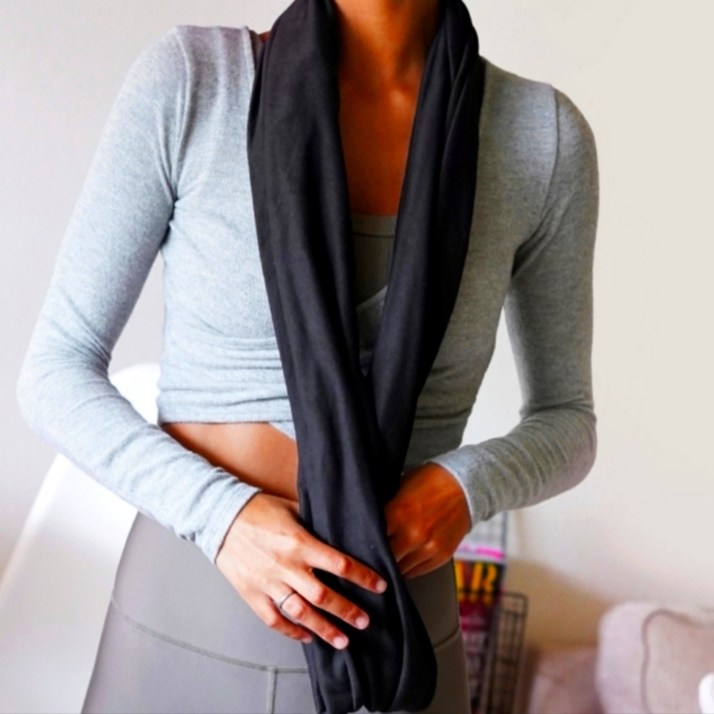 NEW Beyond Yoga Infinity Pocket Scarf